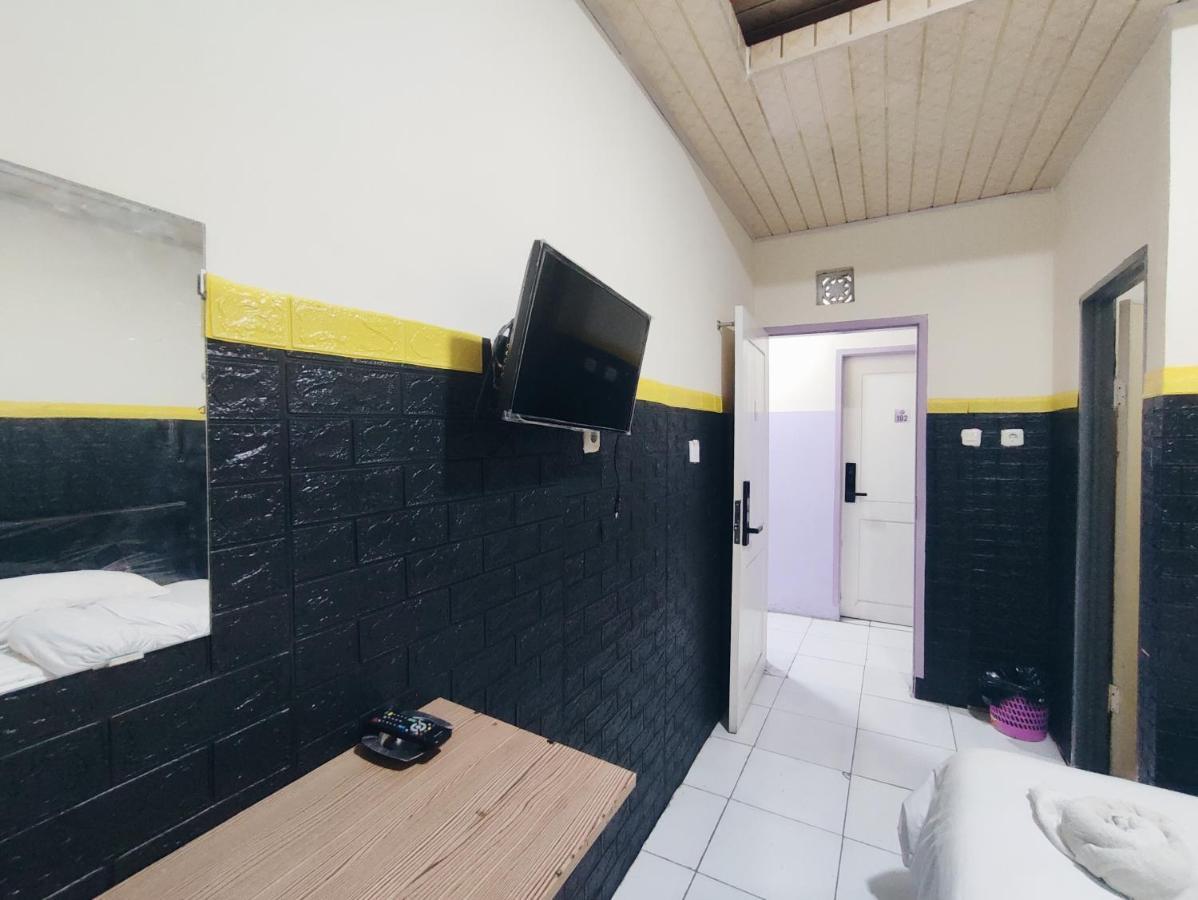 Superstar Residence Tomohon Redpartner Esterno foto