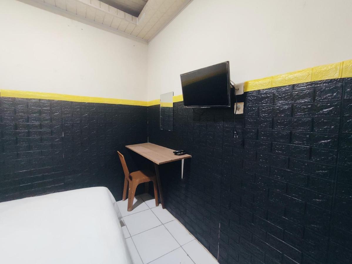 Superstar Residence Tomohon Redpartner Esterno foto